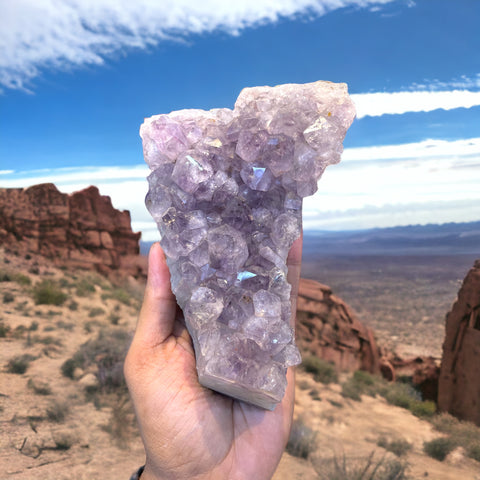 Brazillian Amethyst cluster 1137 Grams Brazillian Amethyst cluster 1137 Grams