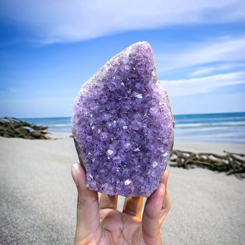 Uruguay Amethyst Geode 711 Grams Uruguay Amethyst Geode 711 Grams