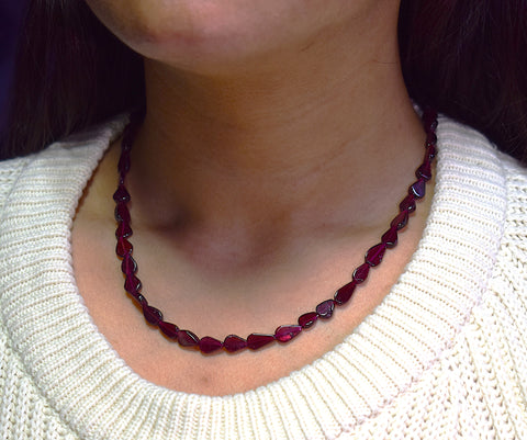 Pears - Garnet Necklace Pears - Garnet Necklace