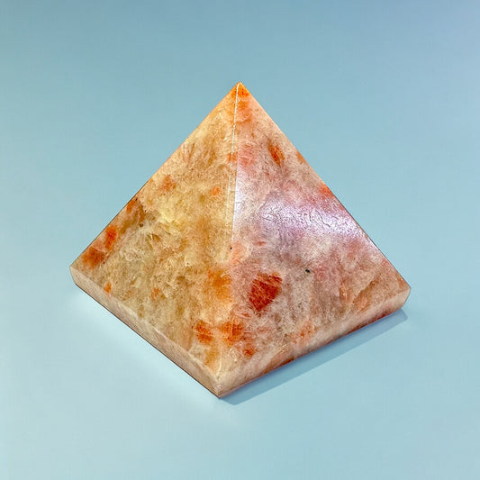 Sunstone pyramid 1574