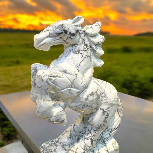 Rising Horse feng shui in Howlite Gemstone 2400