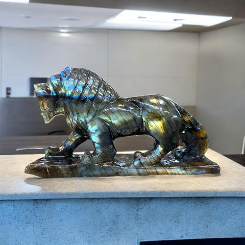 Lion in flashy Labradorite Crystal