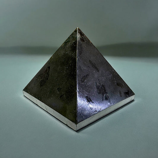 Black tourmaline Pyramid 1768