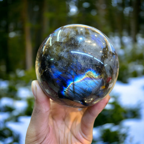 Flashy Labradorite Sphere 1057 Grams