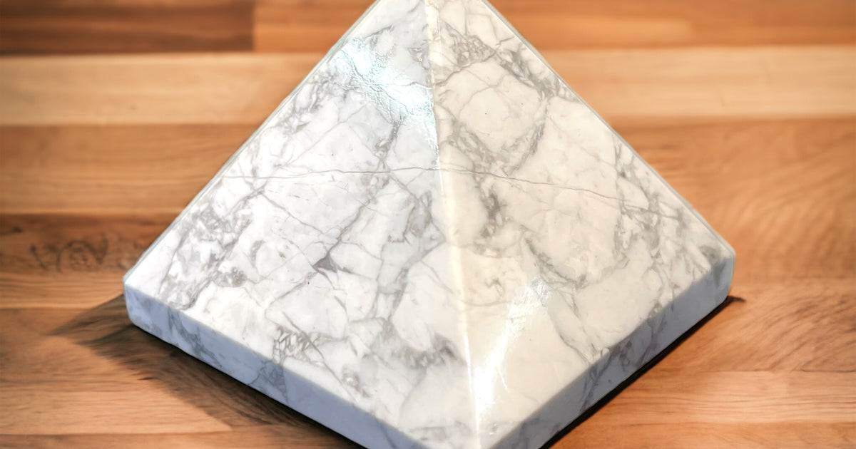 Howlite Pyramid ( 2 inch ) – Gift Palace India