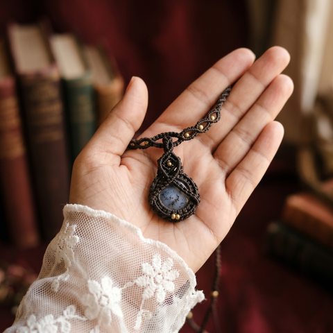 Shadow Sage – Merlinite
