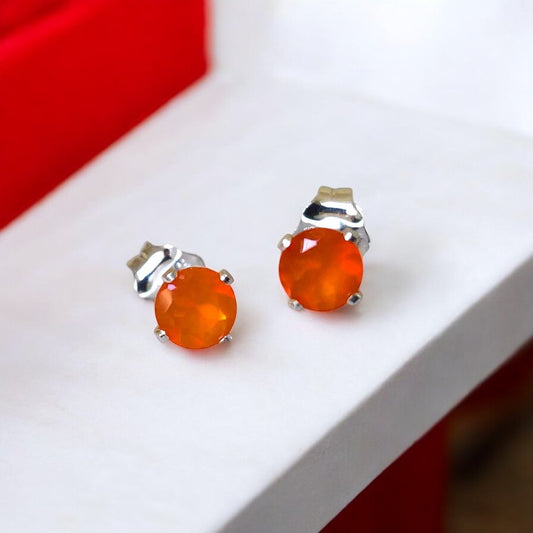 Carnelian Studs 823