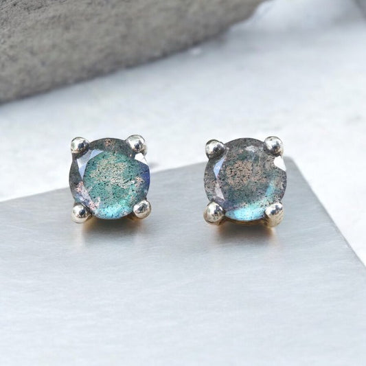 Labradorite Studs 600