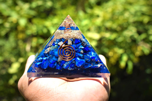 Lapis Lazuli Chips Pyramid 2560