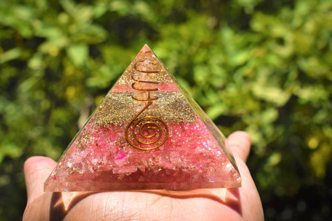 Rose quartz Chips pyramid