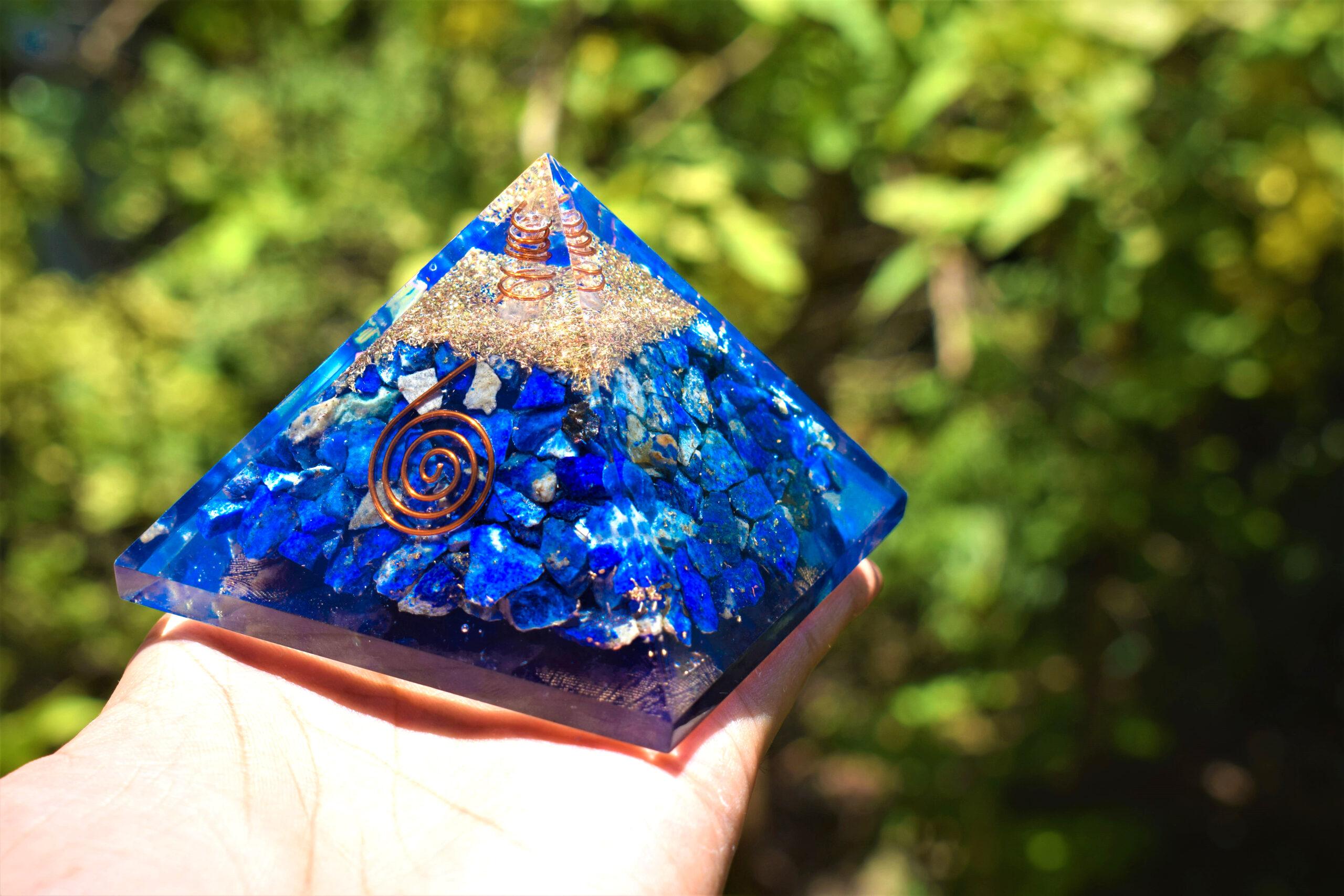 Lapis Lazuli Chips Pyramid